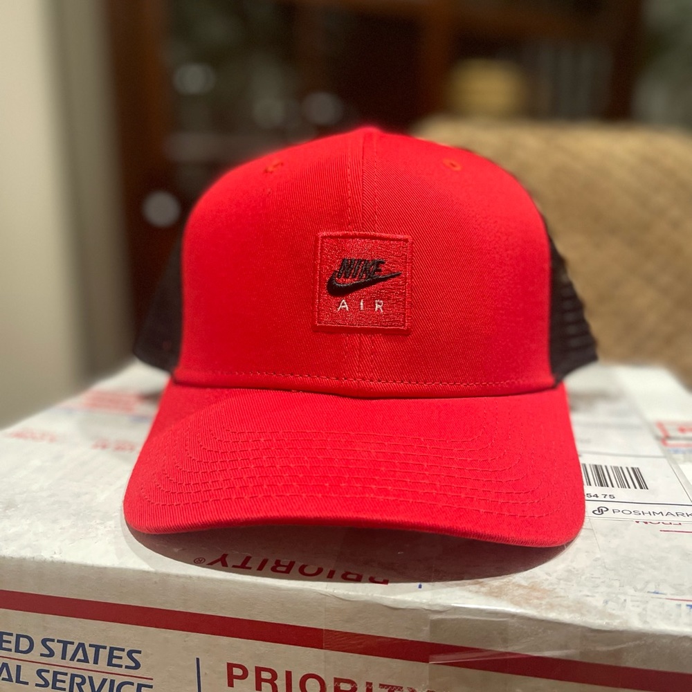 Nike Red Snapback Trucker Hat! New! Never worn!